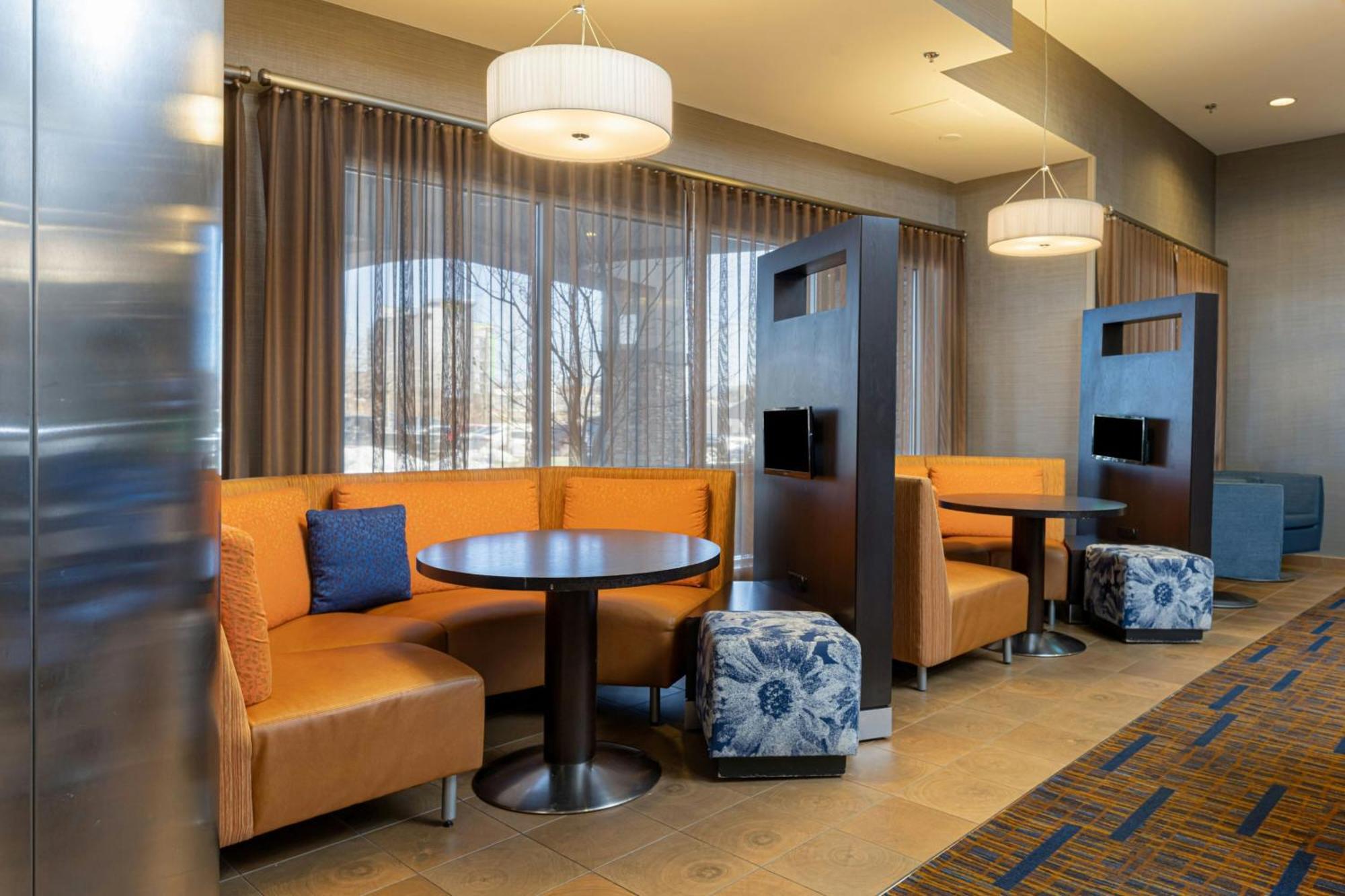 Courtyard By Marriott Asheville Airport Fletcher Exterior foto